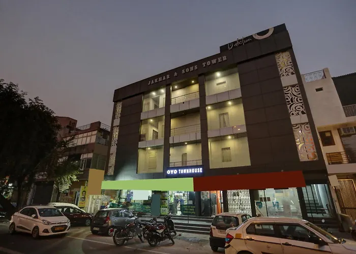 Townhouse Nangal Raya Pankha Road Hotel New Delhi